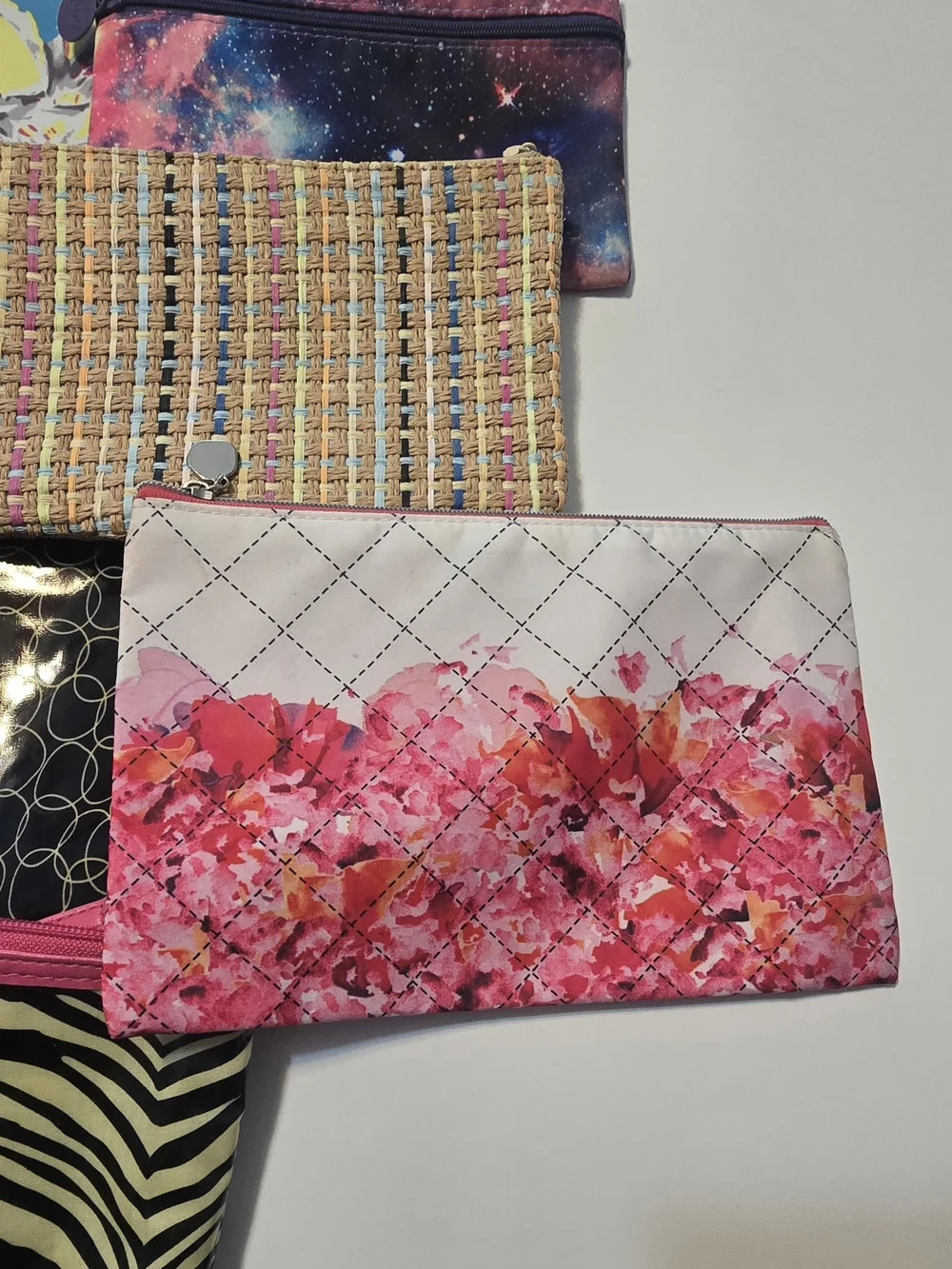 10 Women’s Cosmetic Bags (26)